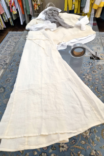cremefarbenes Leinenkleid